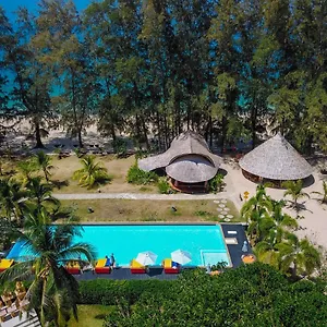 long-beach-chalet.koh-lantahotels.net/